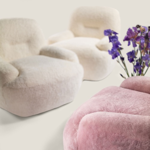 Les fauteuils Bao blanc et rose font partie de la Collection printemps-été 2023 de la Maison française NORKI.