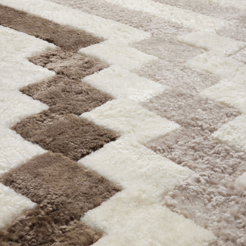 Rug for a chic entrance in sheepskin in white, beige and brown colors