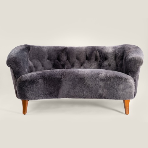 Grey vintage three-seater sofa. Sizes W 5 × H 2,2 × D 2,1 ft.