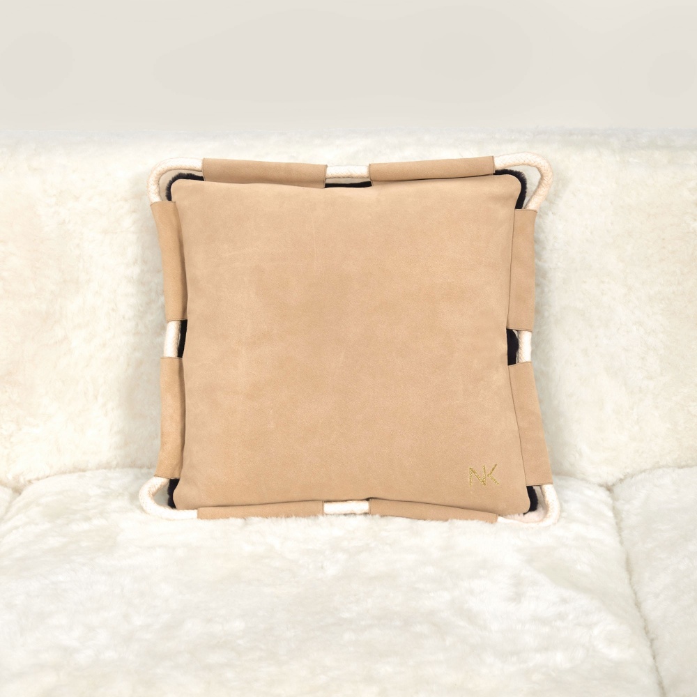 A luxury cushion, by the craftswomen of our workshop.