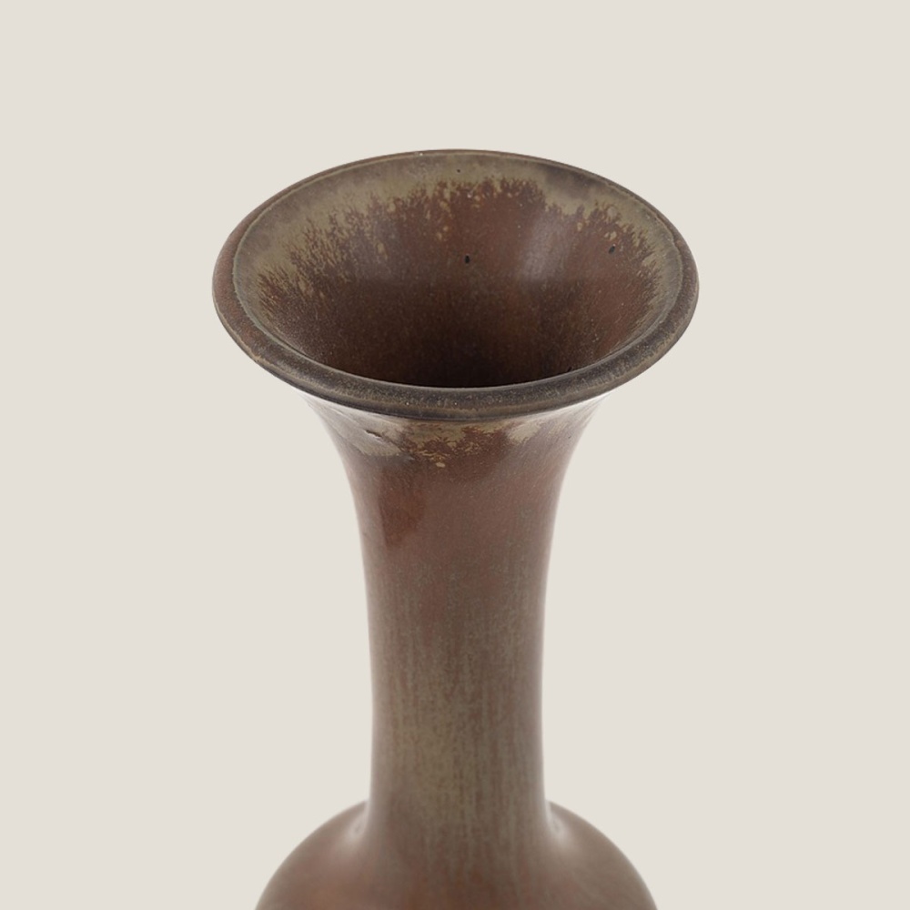 Vase au design scandinave haut de 34,5 cm.