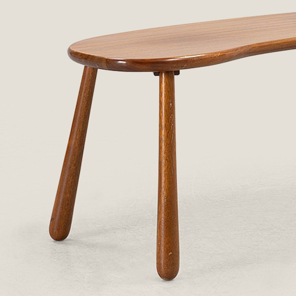 Bean-shaped vintage coffee table, with 4 legs, with a simple and organic design.