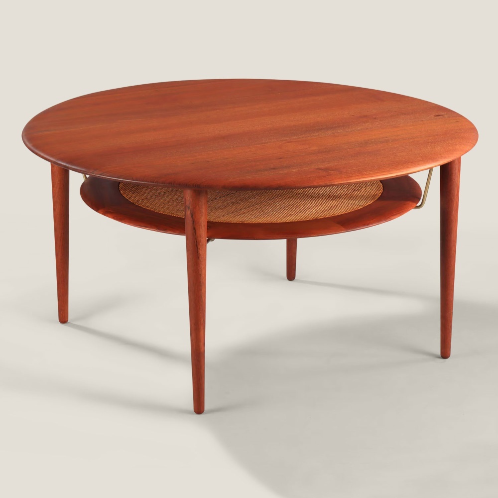 Unique vintage coffee table with circular top of Ø 3,2 ft,1,64 ft high.