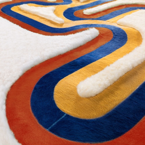 Luxurious materials and haute couture know-how for this rug made in France