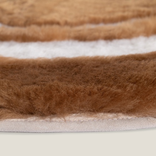 Tapis rond en mouton rasé 20 et 50 mm, teinté Beige, Camel et blanc naturel entièrement doublé