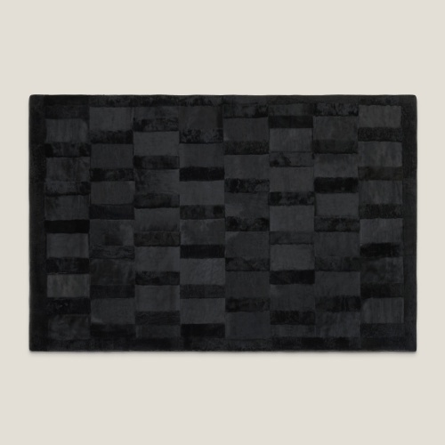 Large rectangular black rug, available in 6,5 x 9,8 ft / 8,2 x 11,4 ft / 9,8 x 9,8 ft by Norki