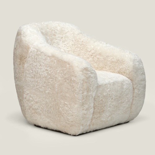 Large, elegant white sheepskin lounge chair - W 94 × H 86 × D 92 cm. Custom-made in other colors. Made in France by Norki.