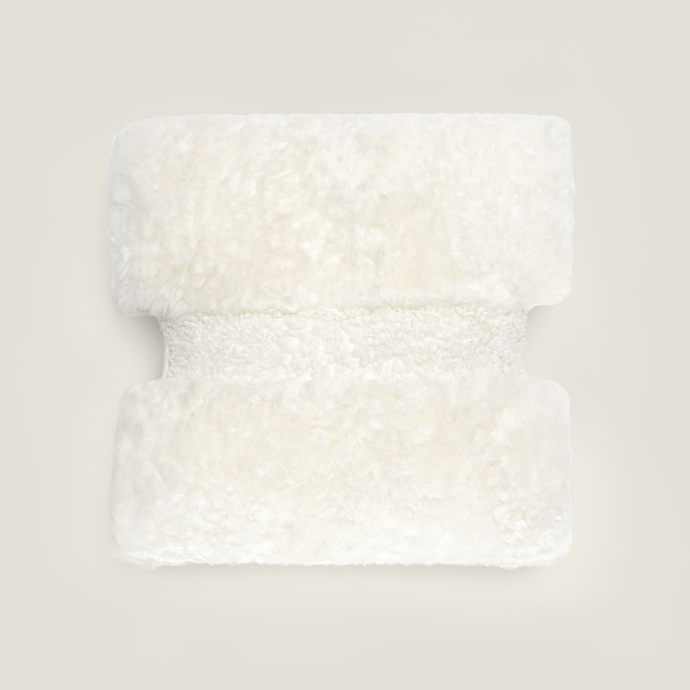 petit coussin carré blanc dimensions 40 × 40 cm au luxe élégant