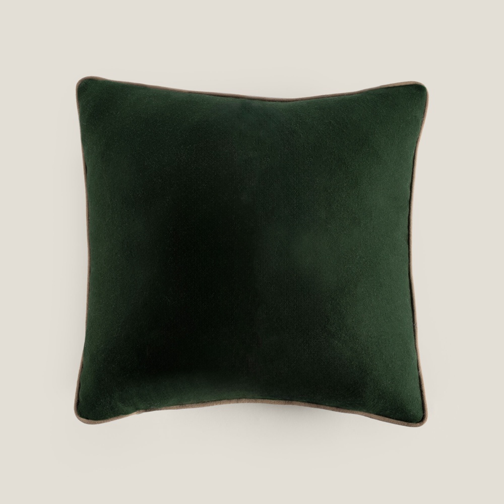 Luxury square cushion in green cashmere dimensions 40 × 40 cm