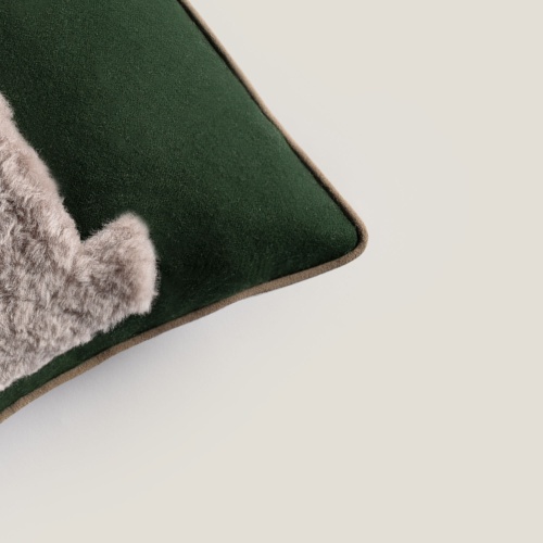 Coussin, Cadeau de Noel idéal pour décorer un lit douillet