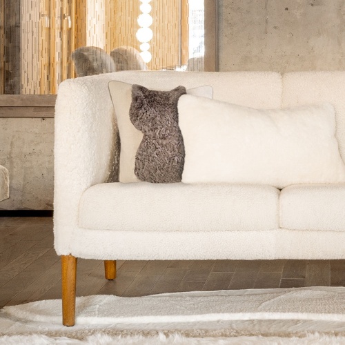 Decorate your sofa with a luxurious, comfortable cushion in sheep and cashmere made in France