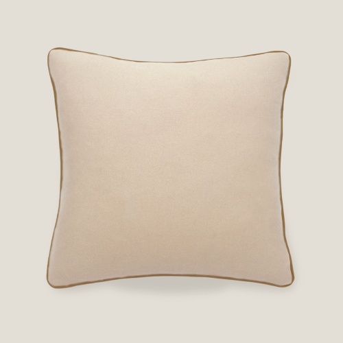 Beige cashmere and luxurious finishes for this high-end decorative object