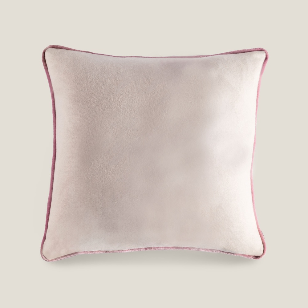 Coussin rose et blanc, objet de qualité, pour une décoration raffinée et délicate