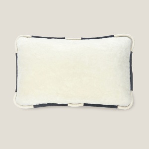 Coussin rectangle 30 × 40 cm, bleu et blanc.