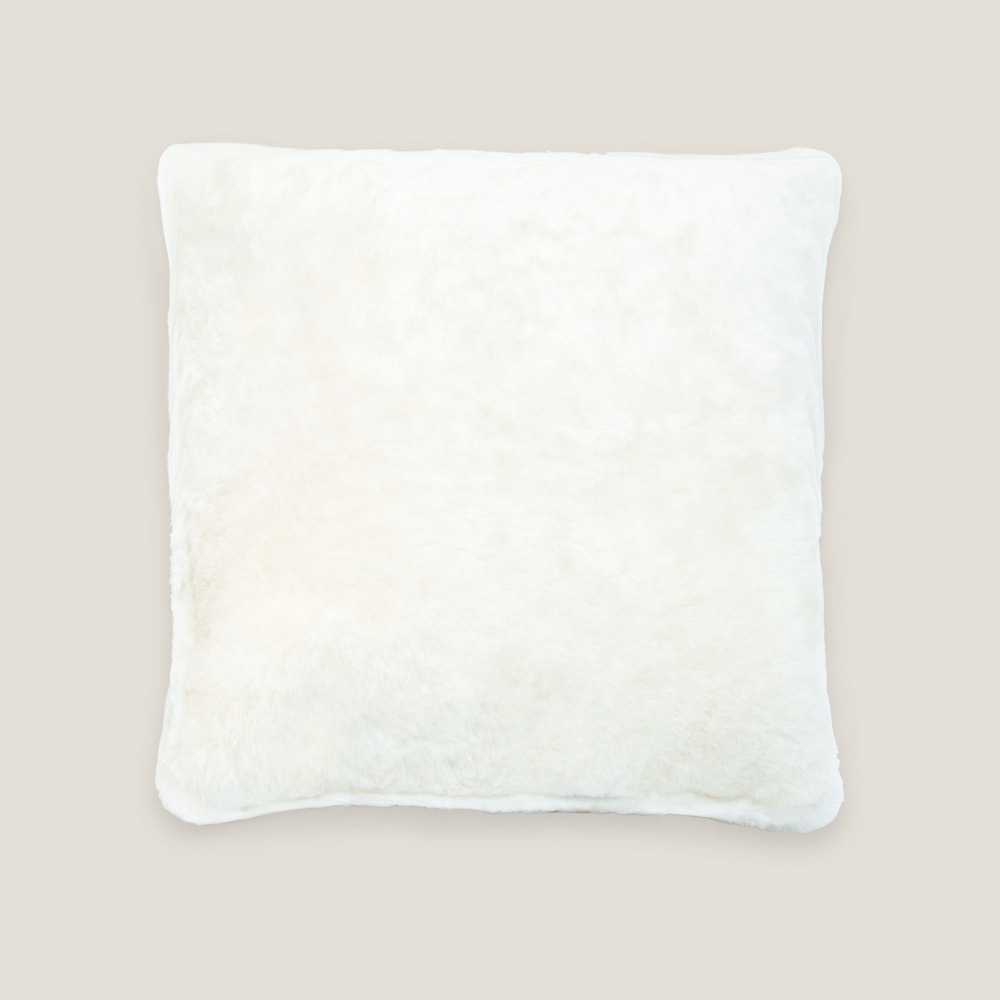 Rectangular white cushion in Norki shearling, dimensions 35 × 45 cm