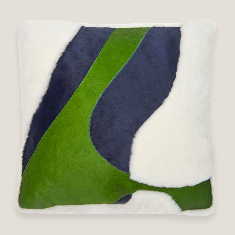 Square cushion in white velvet shearling, blue 5 and green 3 cowhide, 1,64 × 1,64 ft.