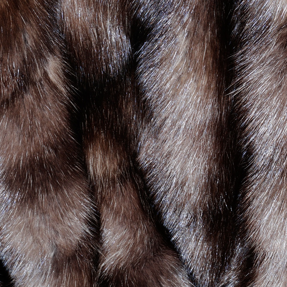 Silky fur, warm brown color for this incredibly luxurious throw