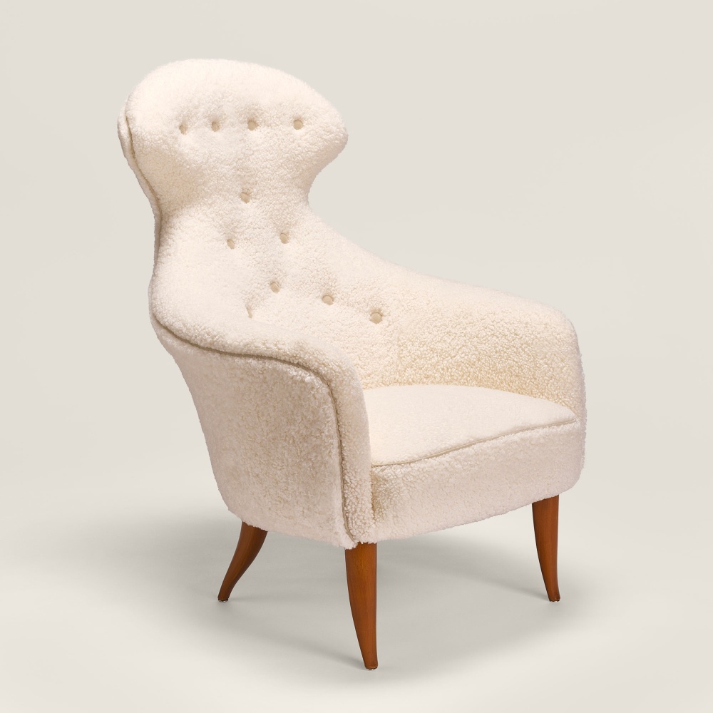 Buy a Stora Eva armchair by Kerstin Hörlin-Holmquist in white shearling - Curation Norki