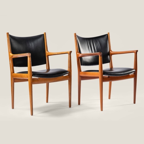 Pair of vintage JH 513 armchairs by Hans Wegner in black leather - Curation Norki