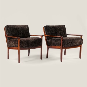 Pair of vintage Scandinavian armchairs by Broderna Andersson in rosewood and brown shearling - Curation Norki