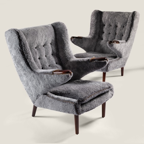 Large vintage gray armchair, very comfortable collectible to decorate a luxurious office