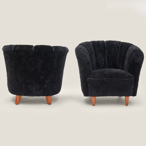 paire de fauteuils noir pour décorer votre bureau dans un style année  30