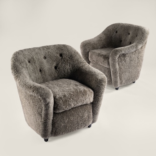 Large and wide, very comfortable armchairs to decorate your home in an elegant and luxurious way