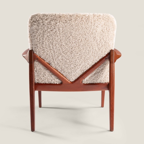 armchair cushions in curly beige sheepskin