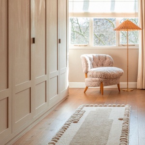 Buy a luxurious pair of renovated Otto Schulz armchairs in beige shearling - Curation Norki