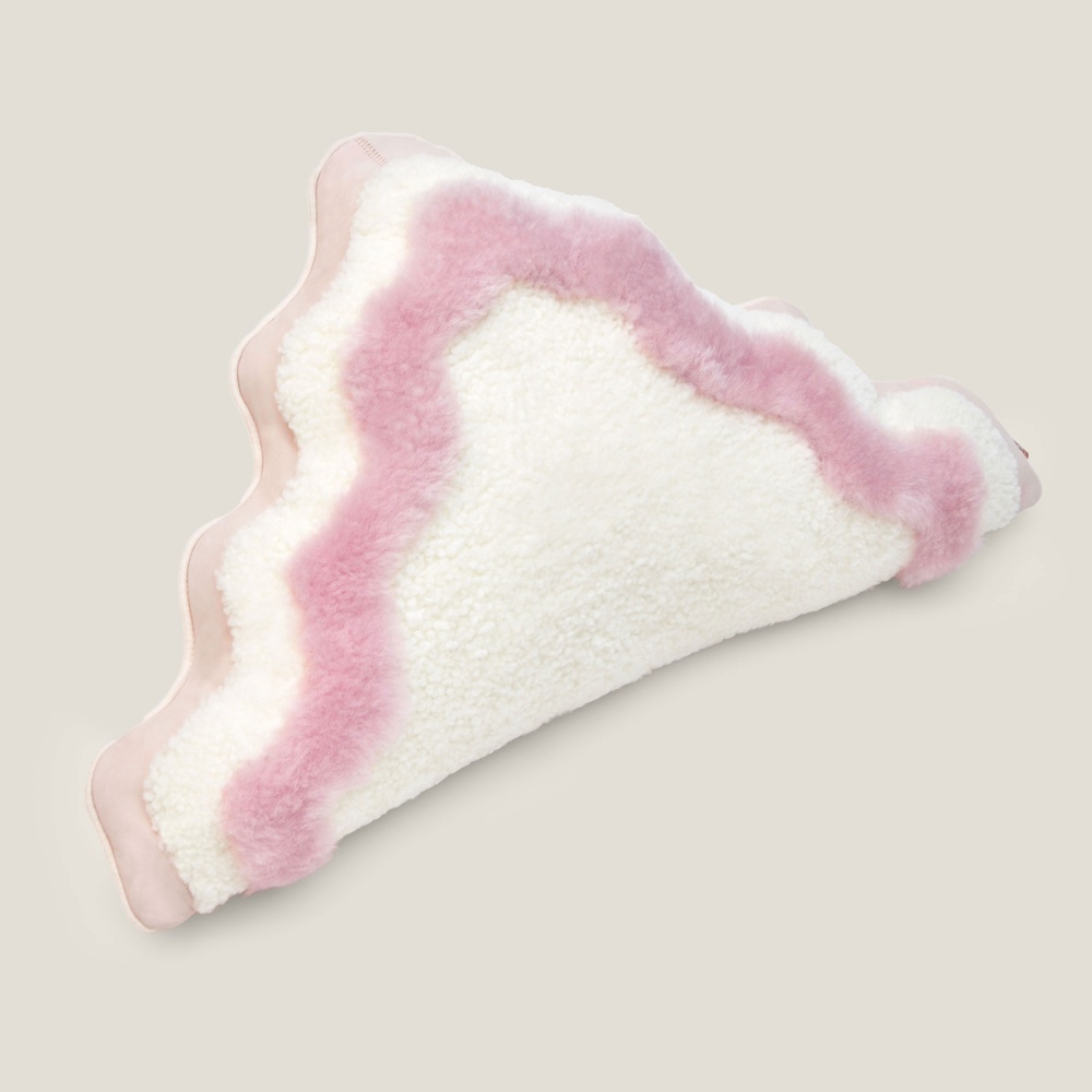 Coussin de créateur triangulaire rose pâle et blanc