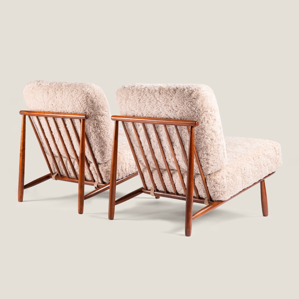 Paire de Fauteuil Domus de Alf Swensson, design scandinave avec agneau curly australien, restauré par Norki.