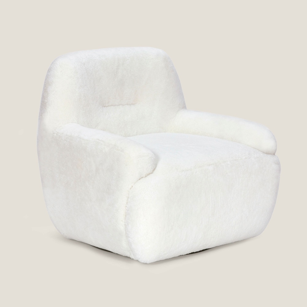 Fauteuil Atya by Norki. Un fauteuil bouclette blanc confortable et doux pour la décoration de votre salon.