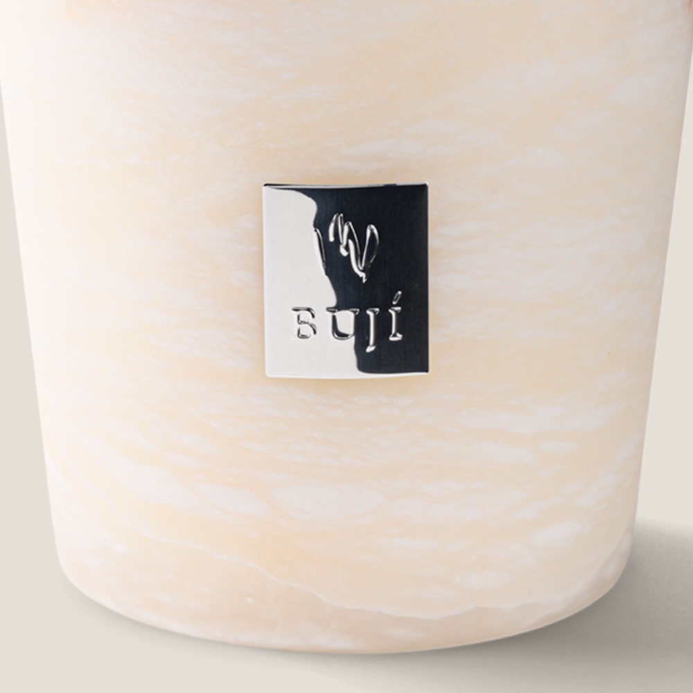 Luxury candles for top-of-the-range interior decoration.