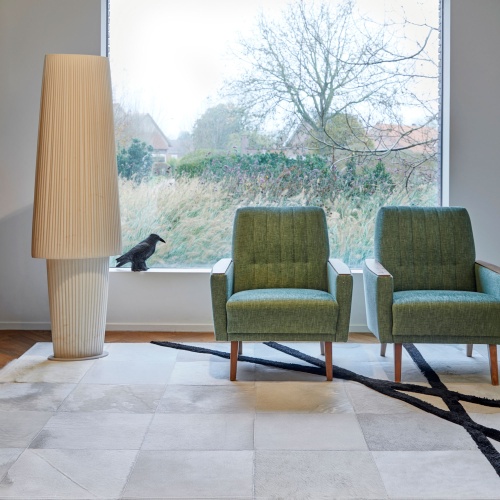 Grand tapis blanc et motifs noirs de luxe pour la décoration de votre bureau.