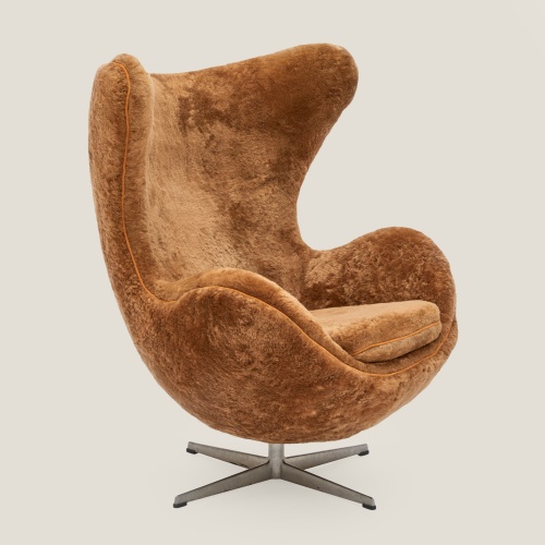 Fauteuils Egg Camel et Ottoman | Édition Originale Arne Jacobsen