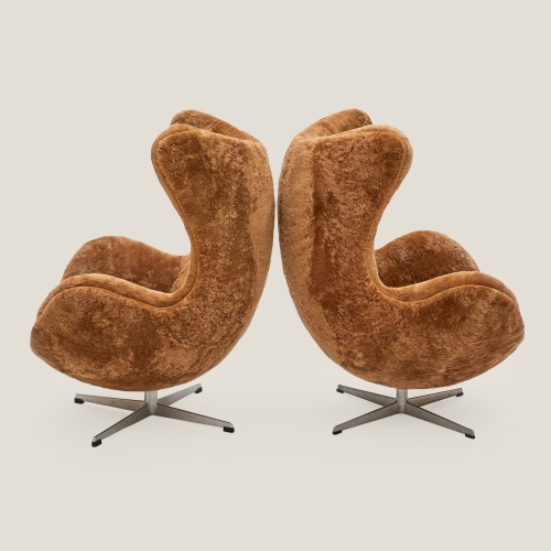 Fauteuils Egg Camel et Ottoman | Édition Originale Arne Jacobsen