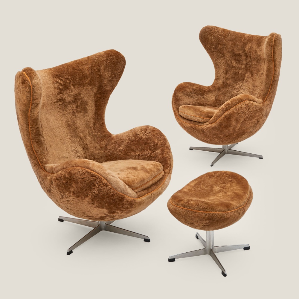 Fauteuils Egg Camel et Ottoman | Édition Originale Arne Jacobsen