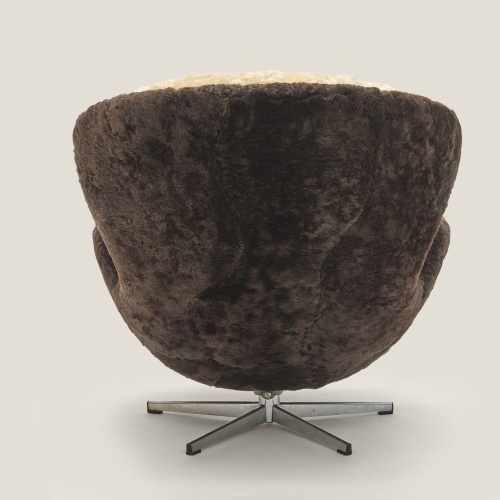 Brown Scandinavian design armchair, swivel.