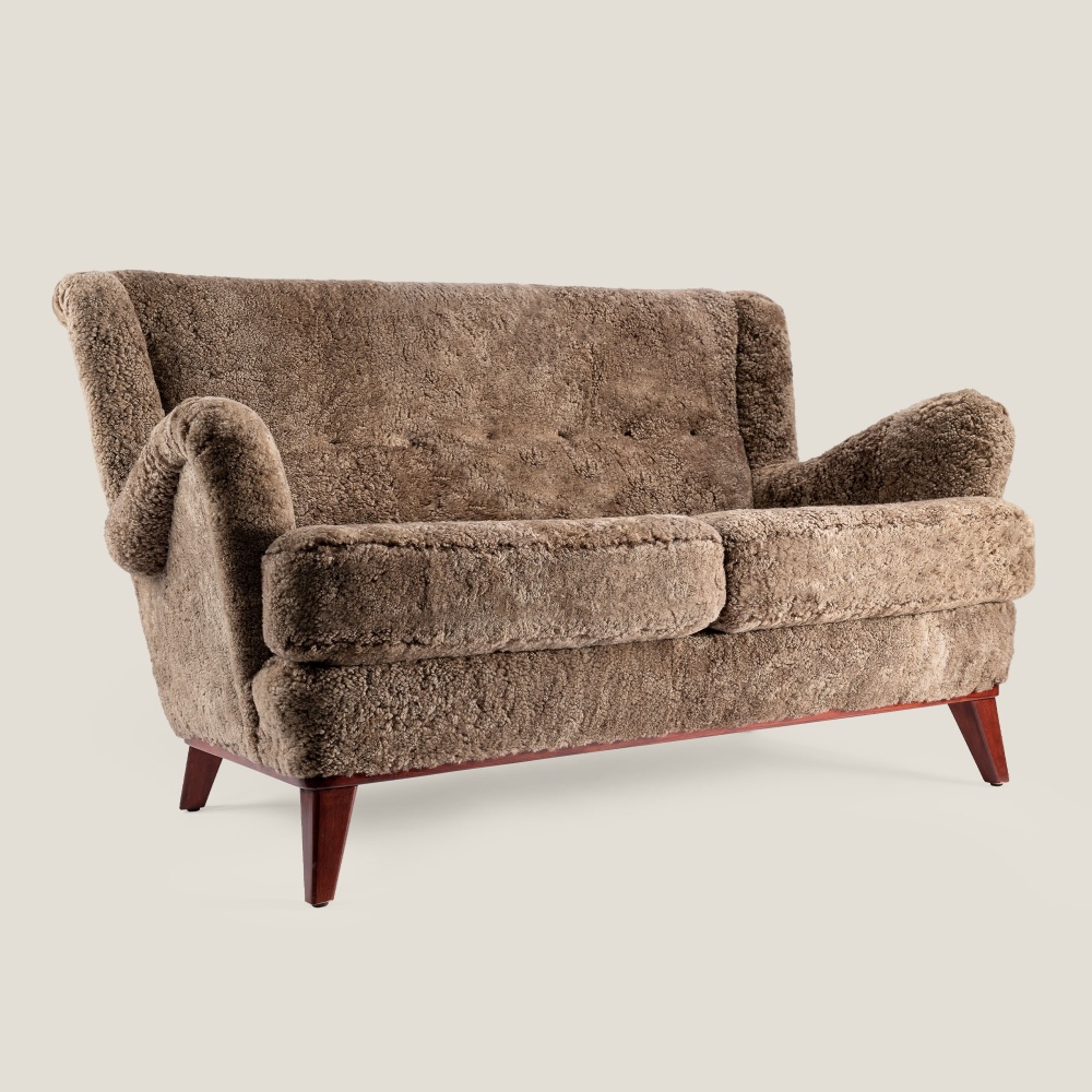 Dux Vintage sofa, elegant and timeless design, perfect for a modern or retro-inspired décor.