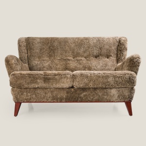 Dux Vintage sofa, elegant and timeless design, perfect for a modern or retro-inspired décor.