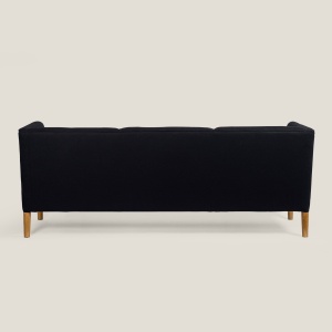 Vintage Sofa AP18 by the designer Hans J. Wegner.