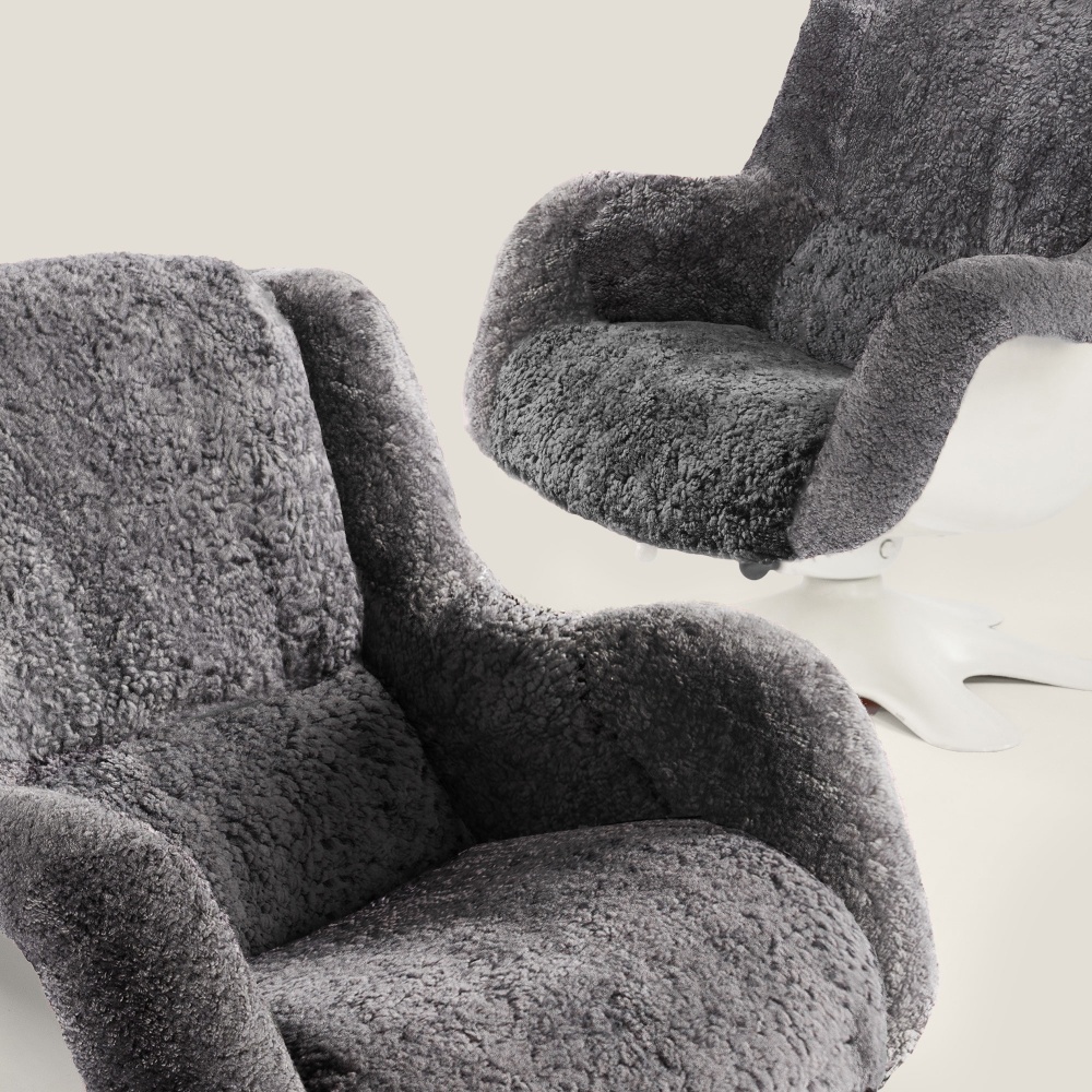 Rare pair of armchairs in grey curly shearling, 418 unique model.