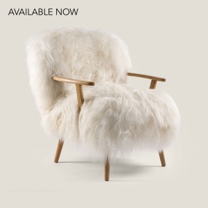 Armchair in white sheepskin and solid oak.