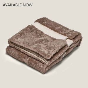 Beige and white shearling high-end blanket 150 × 200 cm by Maison Norki.