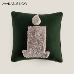 Acheter un coussin carré vert sapin et gris avec un motif de bougie fabriqué en France par Norki