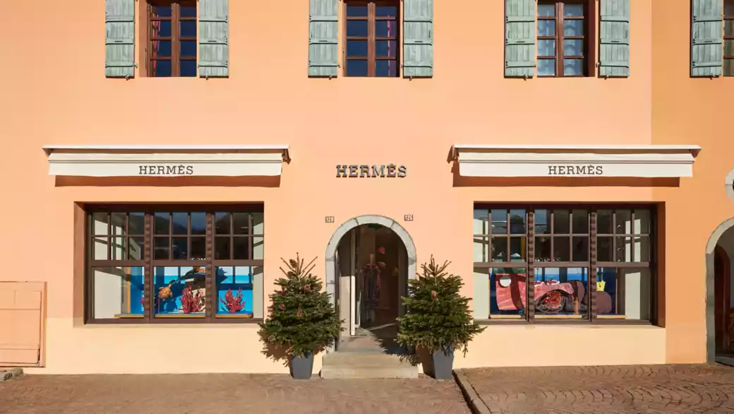 Hermès Megève, situé près de la boutique Norki Alps France.