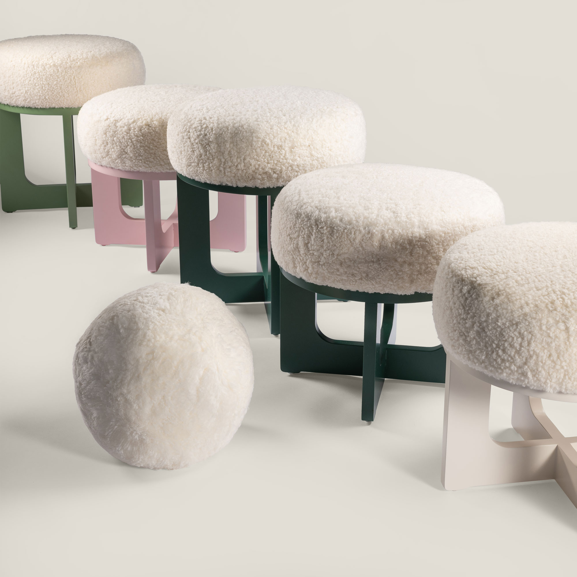 Notre set de poufs Tea Time Norki.