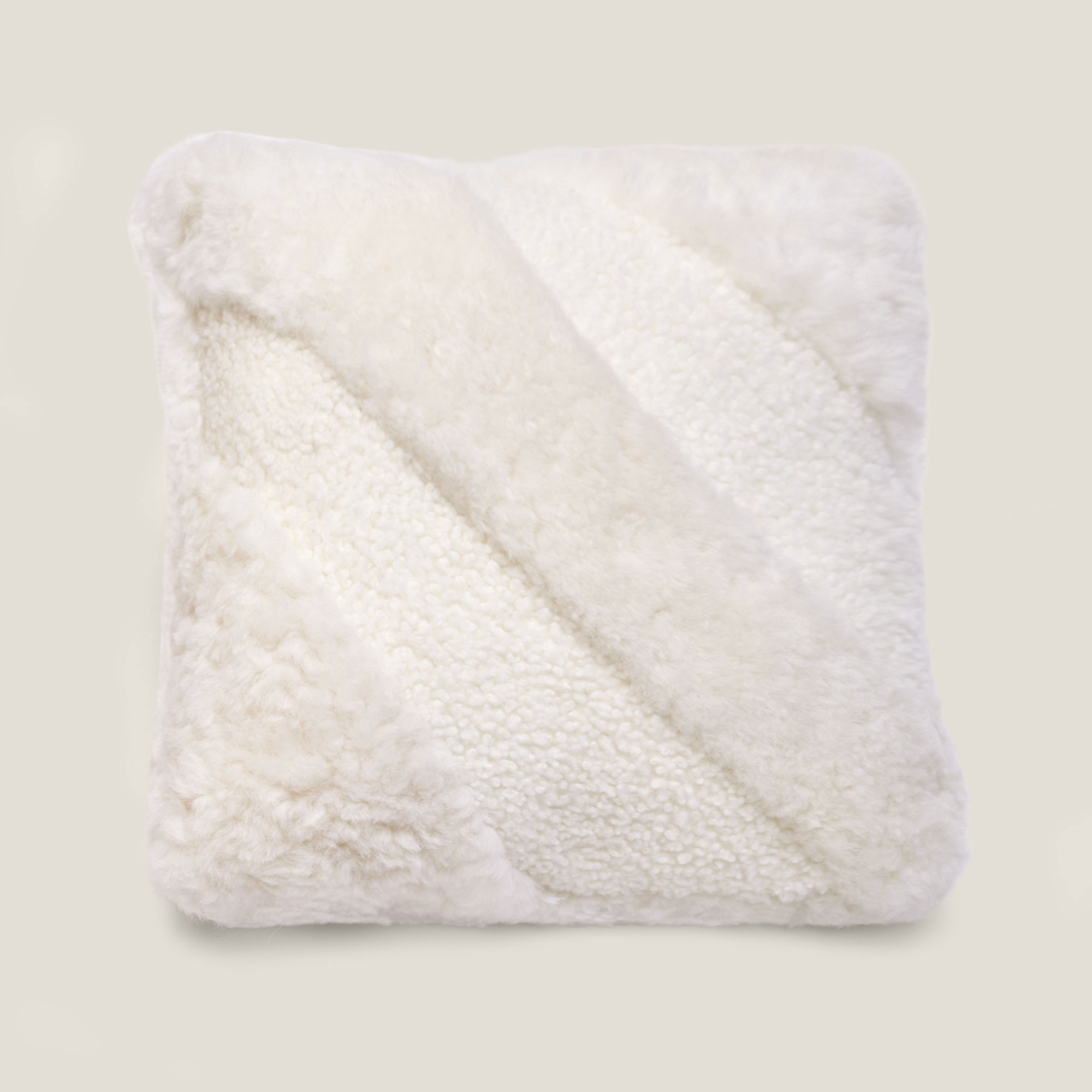 White Icicle Cushion SM.