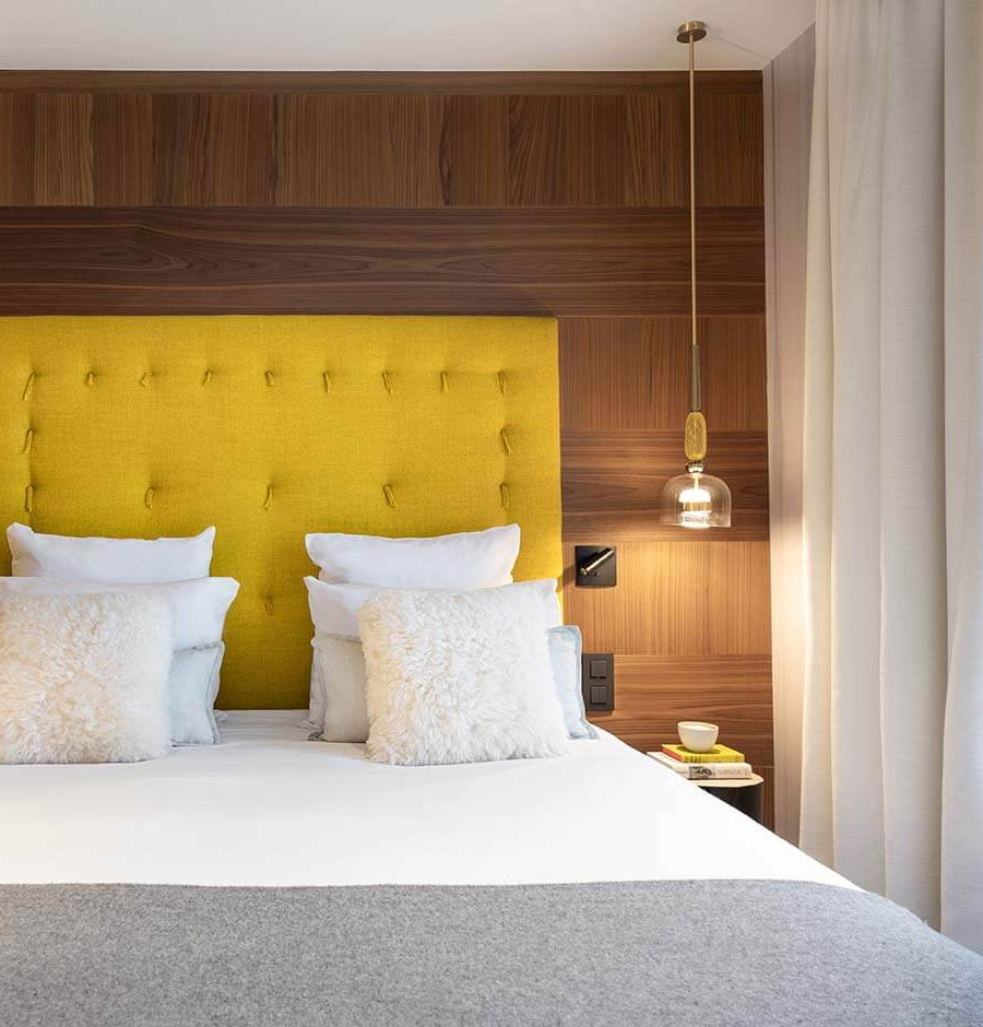 Tête de lit capitonnée jaune en tissu sur mesure